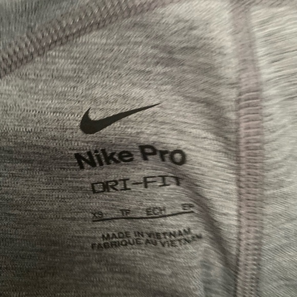 Nike Pro Dri-FIT Heather Gray Shirt - Picture 2 of 2